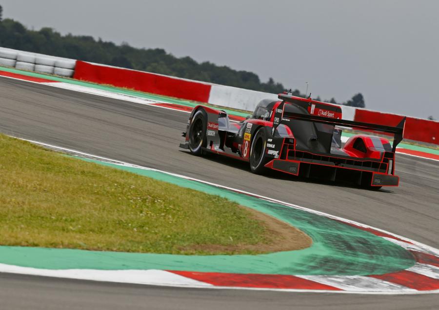  Audi R18 e-tron Quattro 2016 года  (фото 2 из 32)